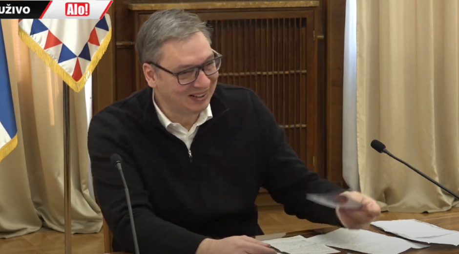 VUČIĆU STIGAO NEOBIČAN POZIV Predsednik se obradovao kada je pričitao lepe vesti! "Odmah da im pošaljete poklon!"