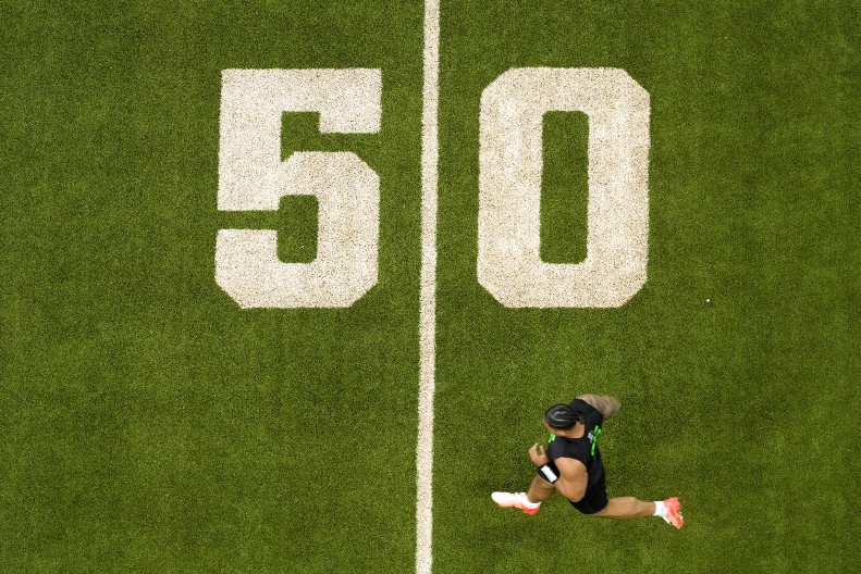 MISTERIJA U AMERICI Poznati fudbaler (24) optužen za ubistvo, pa pronađen mrtav