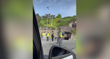 NJIH 5-6 MALTRETIRA CEO BEOGRAD! Bahatosti blokadera nema kraja! Ljudi im sviraju jer žure, a oni stoje i zaustavljaju saobraćaj (VIDEO)