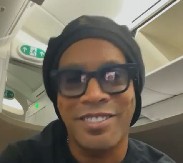 "VUČIĆU, VIDIMO SE USKORO NA EXPO 2027, VELIKI ZAGRLJAJ" Ronaldinjo poslao video poruku predsedniku Srbije! (VIDEO)