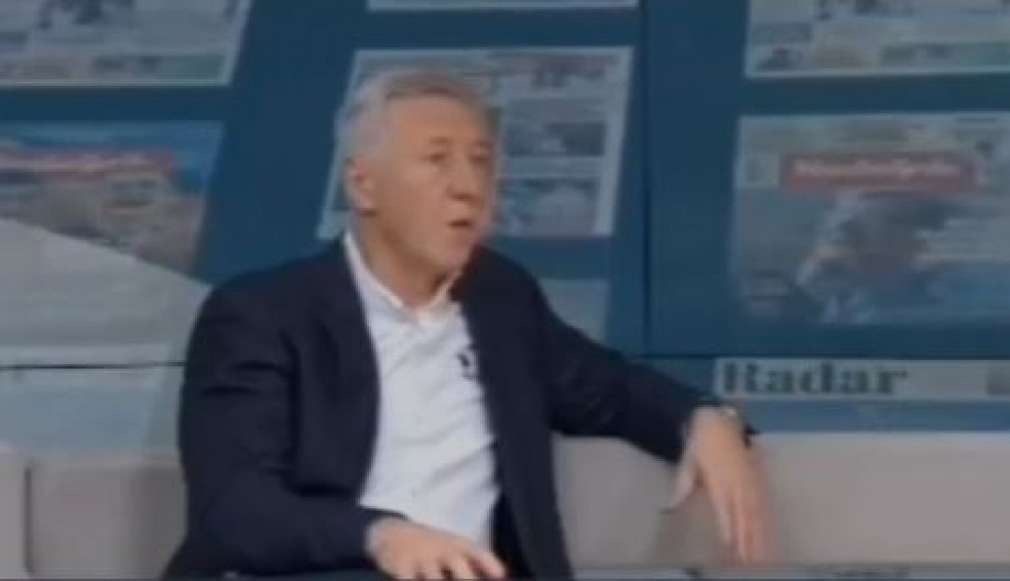"NE MOGU VIŠE DA GLEDAM OLOŠ" Šolakov urednik izvređao narod Srbije: Arlauču, jedu te pljeskavice! (VIDEO)