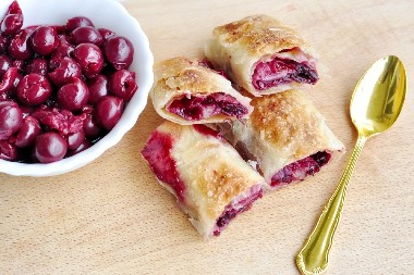 POSNA PITA SA VIŠNJAMA Sočna poslastica od koje će zamirisati cela kuća