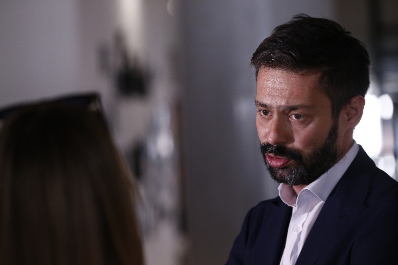 ROĐENA SESTRA MILANA VASIĆA JE ŽENA POZNATOG FUDBALERA 12 godina su u braku, a niko nije znao da joj je brat glumac