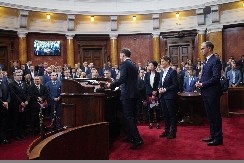 ZVANIČNO ZAPOČEO MANDAT VLADE: Članovi vlade Đura Macuta položili zakletvu pred poslanicima Skupštine Srbije