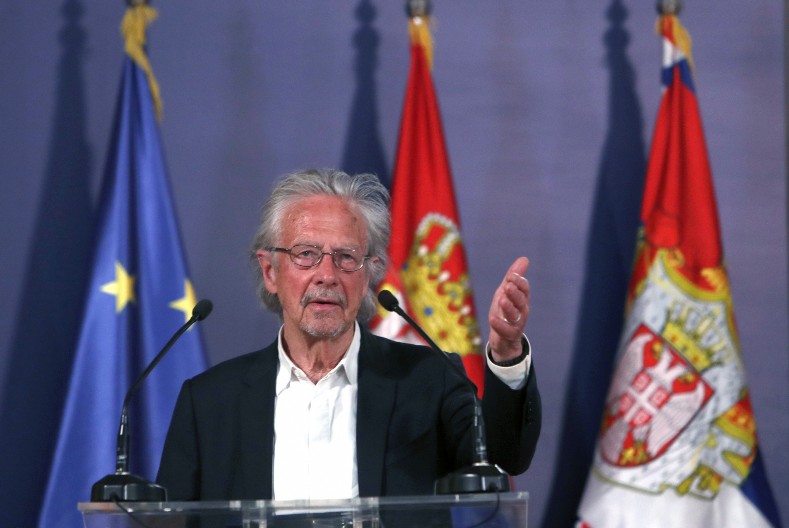 NOBELOVAC PETER HANDKE: U Srebrenici nije bilo genocida već bratoubistva