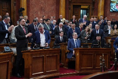 ŽELIM DA ČESTITAM SVIMA IZBOR NOVE VLADE REPUBLIKE SRBIJE Vučić: "Da učine sve što mogu da zemlju vrate na put uspeha, da uz podršku svakog od nas obezbede slobodu od terora"