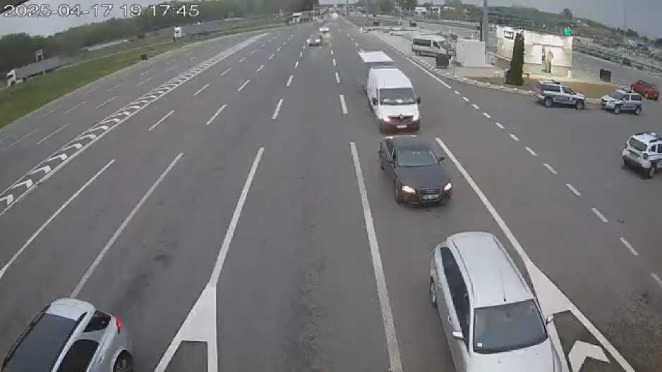 OBAVEŠTENJE ZA VOZAČE! Na ovom graničnom prelazu automobili čekaju pet sati!
