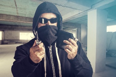 NA METI MU BILA KNJIŽARA I KLADIONICE  Policija uhapsila serijskog razbojnika