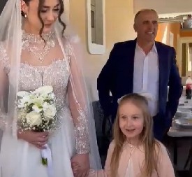 ''RASPLAKA ME, DUŠA MILA'' Devojčica iz Bosne zagrlila tetku, pa izgovorila rečnicu koja pogađa pravo u srce! (VIDEO)