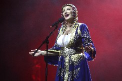 "IAKO SU VAN ZEMLJE, ZA VASKRS MORAMO BITI ZAJEDNO" Cakana za Alo! otkrila kako njena porodica obeležava najradosniji hrišćanski praznik