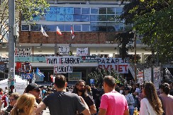 ZASTAVA SANDŽAKA NA BLOKADI RTS-a Studenti blokaderi kao omladina SDA!