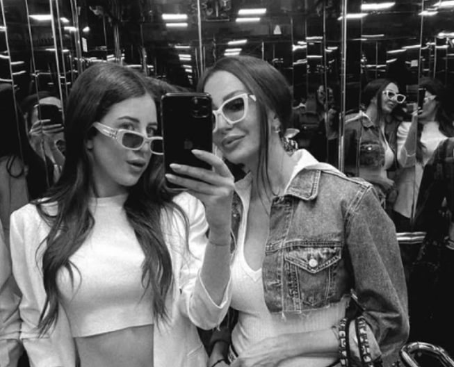 ĆERKA PREMINULE VODITELJKE NEMA OD BOLA Na dan sahrane objavila poslednju prepisku, reči kidaju dušu (FOTO)