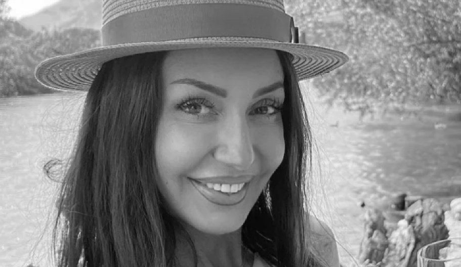 POTRESNE SCENE NA SAHRANI VODITELJKE Jecaji odzvanjaju grobljem, stigla i njena mlađa ćerka