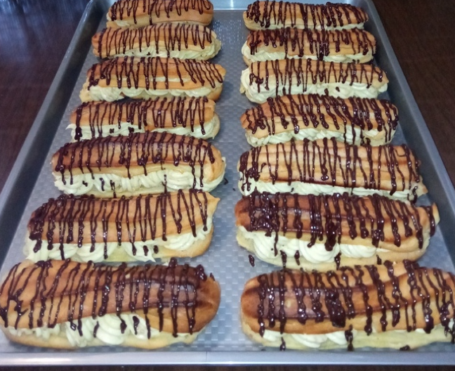 KREMASTI EKLERI Super idu uz kafu, a tope se u ustima, najbolje odmah stavite duplu meru