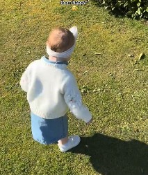 BEBA ODUŠEVILA 3,5 MILIONA LJUDI Sa 15 meseci bez razmišjanja odgovara na sva mamina pitanja!