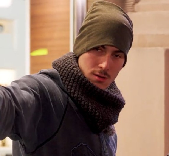 POTPUNO POMRAČENJE UMA Mladi u Beogradu ne znaju kojoj veri pripadaju, snimak zgrozio Srbiju!