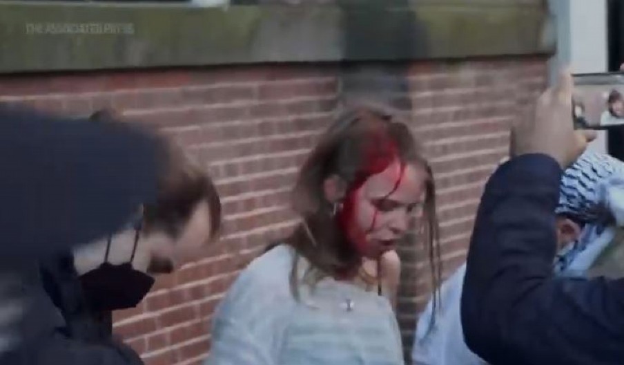 KRVAVE GLAVE, PENDRECI SEVAJU Policija razvaljuje studente u Amsterdamu (VIDEO)