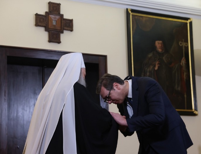 VUČIĆ STAO U ODBRANU PATRIJARHA Da li neko voli Srbiju više od njega? On odlično zna šta je Srpska pravoslavna crkva