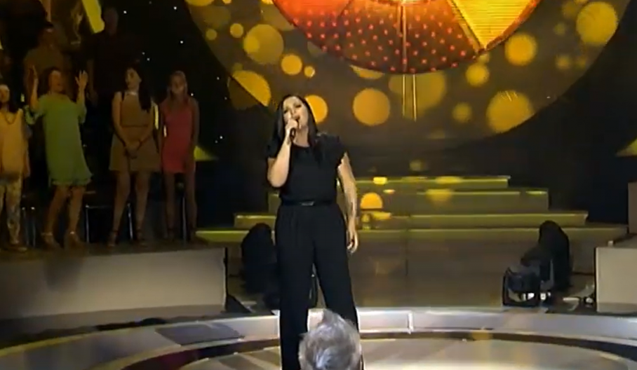 "MOJA DECA NISU IMALA ZA ODEĆU, A MENE TO NIJE ZANIMALO" Pevačica prošla pakao zbog droge: "Porodica je patila"