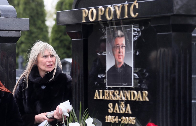 SUZANA DONELA TORTU NA GROBLJE Sašin rođendan dočekala na najtužniji način, u rukama nosi ovo! (VIDEO)