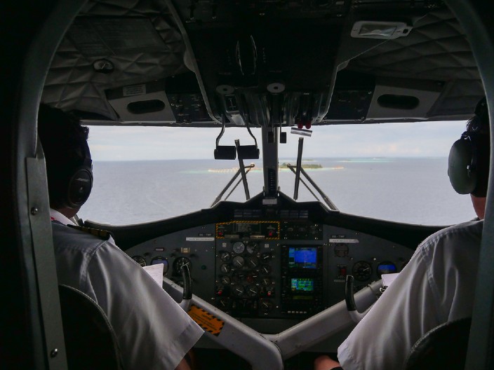 NAJLUĐI POSAO NA SVETU Pilot hidroaviona objavio zastrašujući video - ljudi na mrežama ne veruju šta vide