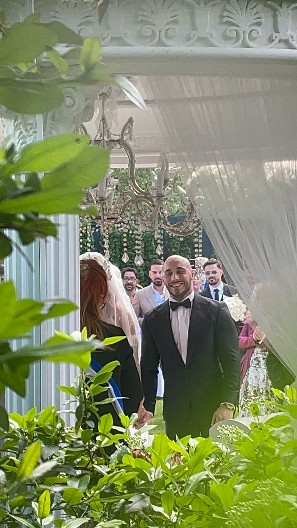 SA TRI PEVAČICE, NE ZNA SE KOJA JE LEPŠA Pojavile se stare fotografije muža Tee Tairović, da li biste ga prepoznali?