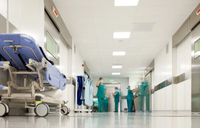 DEČAK IZ ČAČKA IDE NA TRANSPLANTACIJU JETRE U TURSKU Organ će donirati majka, troškove pokriva RFZO