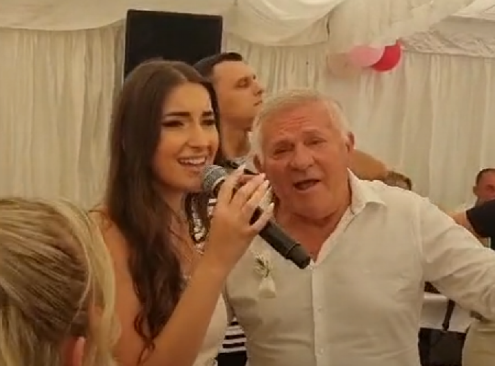 OVO JE UNUKA MILOŠA BOJANIĆA Na spektakularnoj proslavi punoletstva, latila se mikrofona, pa pokazala šta ume! (FOTO/VIDEO)