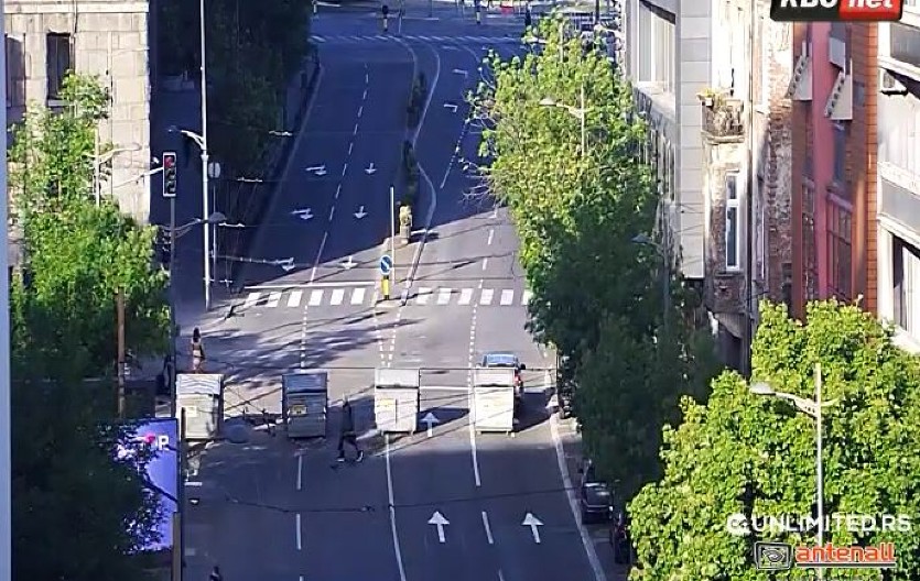 NASTAVLJAJU SA SIROVIM NASILJEM Blokaderi terorišu građane i zaposlene na RTS