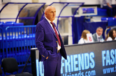 NBA TE ČEKA? MRŠ U SVLAČIONICU! O tajm-autu trenera Mornara bruji region (VIDEO)