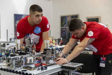 BUDUĆNOST JE STIGLA: VEŠTINE, ZNANJE I MLADI INOVATORI Proglašeni pobednici SerbianSkillsa 2025