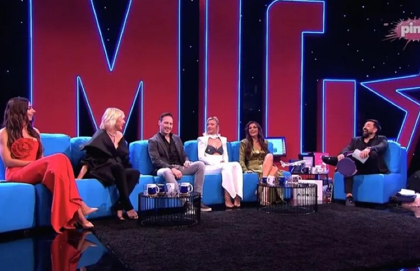 U EMISIJI UŽIVO OTKRILA DA ČEKA BLIZANCE! Pevačica blista od sreće: "Ko šta radi - ja trudna i rađam"