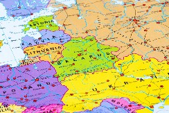 OVA EVROPSKA DRŽAVA DELIĆE GRAĐANIMA VODIČ U SLUČAJU RATA "Kako preživeti krizu 72 sata"