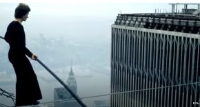 ŠOKIRAO JE SVET HODAJUĆI PO ŽICI IZMEĐU KULA BLIZNAKINJA U NJUJORKU Ušao je u istoriju, svi su se pitali kako je to izveo