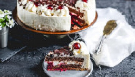 ŠVARCVALD TORTA Savršenstvo sa višnjama koje će dominirati na svakoj svečanoj trpezi