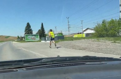SRAMNO PONAŠANJE! Studenti koji trče do Brisela ucenjuju dijasporu (VIDEO)