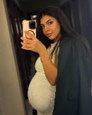 U 9. MESECU TRUDNOĆE URADILA NEŠTO ŠTO JE SVE ŠOKIRALO! Pevačica se pred porođaj odlučila na OVAJ korak