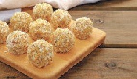 POSNE BANANA KUGLICE SE TOPE U USTIMA Brzinski desert kada vam se jede slatko, a nemate vremena