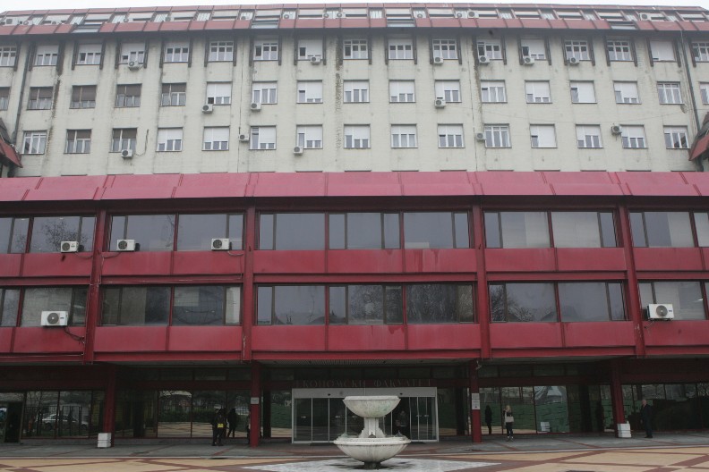 RASKRINKANA JOŠ JEDNA VELIKA LAŽ! Ekonomski fakultet ''u blokadi'' sve vreme organizuje nastavu i ispite za strane studente i decu bogatih!