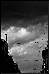 SNAŽNO NEVREME PRETI SRBIJI, OČEKUJE SE NOVI JAK UDAR: Srbija se suočava sa ekstremnim vremenskim uslovima!