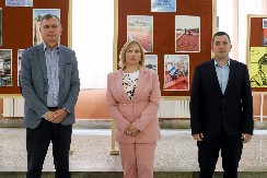 ZAJEDNO DO SIGURNIJE I MODERNIJE ŠKOLE U SRBOBRANU Kompanija NIS nastavlja sa ulaganjem u razvoj zajednice