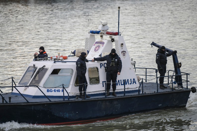 SAHRANJENA DEVOJČICA NAĐENA U SAVI NA NOVOM BEOGRADU Majka je bacila u reku, pa lagala da se utopila