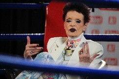 RUŠKA JAKIĆ BACILA OKO NA MLAĐE Priznala sve o udvaraču, pa šokirala: "Da ste stariji ne bih izašla sa vama!"