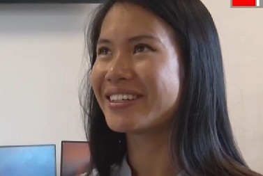 SAN O ŽIVOTU U SRBIJI POSTAO STVARNOST Australijanka naučila srpski, jede sarmu, a zbog ovoga je naš narod obožava! (VIDEO)