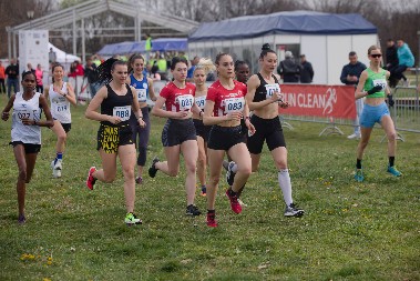 SRPKINJA NA UDARU NAKON MARATONA Aleksandra Kostadinović na udaru javnosti u Sarajevu jer je kroz cilj prošla sa podignuta tri prsta (FOTO)