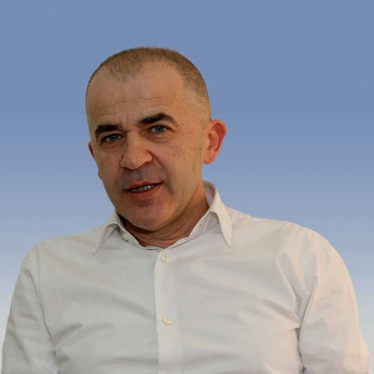 EL DORADO U BEOGRADSKOJ AKADEMIJI Profesoru kojeg guraju za predsednika ruke do lakata umočene u sumnjive poslove!