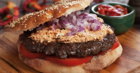 DOMAĆA GURMANSKA PLJESKAVICA Po mnogima najbolje jelo sa roštilja, biće bolja od one kafanske