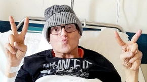 UMRO POZNATI PEVAČ (49) Bolovao je od teške bolesti