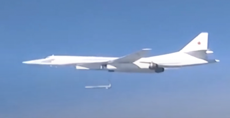 RUSIJA LANSIRA MOĆNE BOMBARDERE ZA NAPADE KRSTAREĆIM RAKETAMA: Evo šta ih čini toliko smrtonosnim!