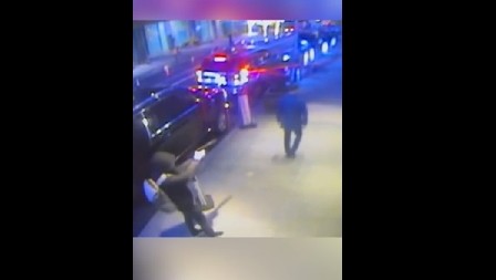 OBJAVLJEN SNIMAK UBISTVA GENERALNOG DIREKTORA ISPRED HILTONA!  Maskirani napadač izvukao pištolj i pucao (UZNEMIRUJUĆI VIDEO)